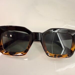 Tortoise Shell Square Sunglasses